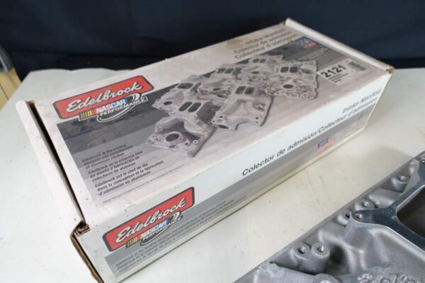 Edelbrock Performer Ansaugbrücke Ford V8 260, 289 und 302 – Bild 3