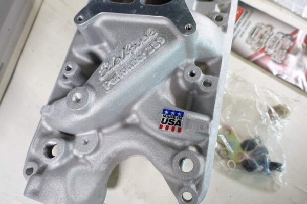 Edelbrock Performer Ansaugbrücke Ford V8 260, 289 und 302 – Bild 4