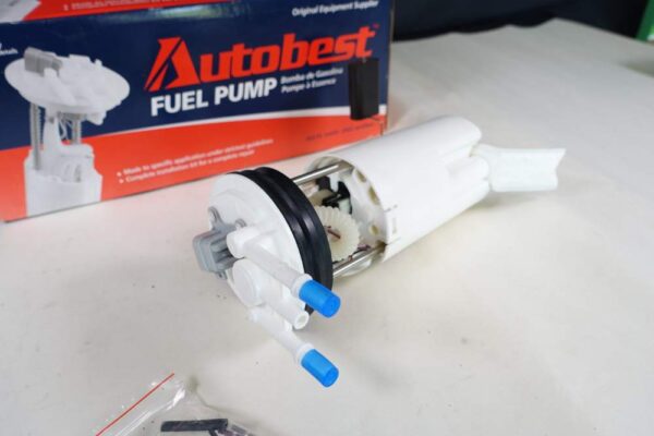 Benzinpumpe Cadillac – Bild 2