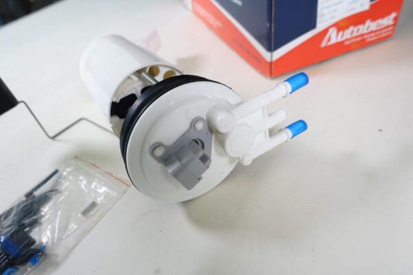 Benzinpumpe Cadillac – Bild 8